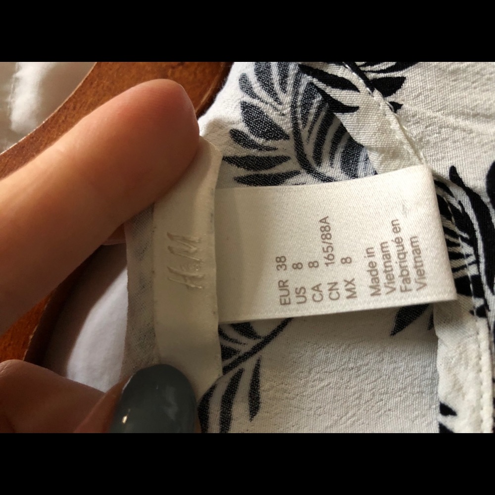 H&M Blouse - Picture 4 of 4